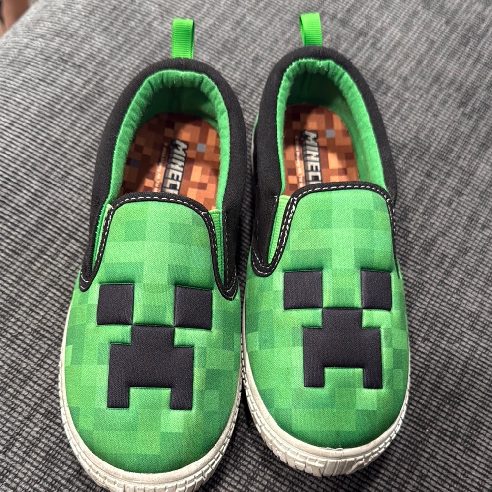 Green and Black Creeper Sneakers Slip-On Style
